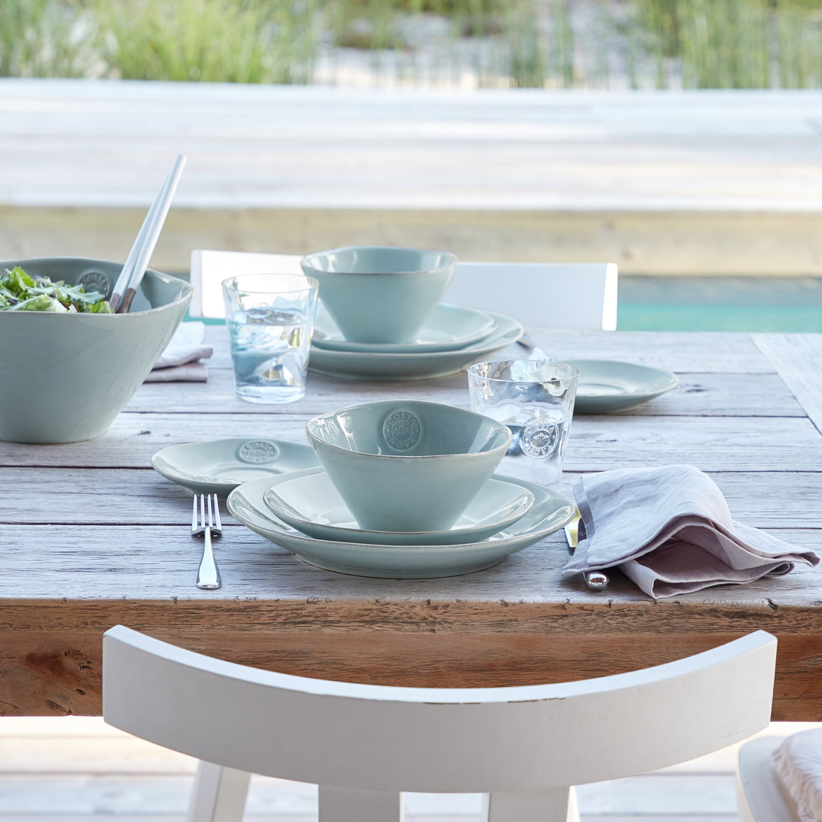 نوفا تركواز على طاولة الطعام - Nova Turquoise table setting