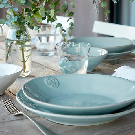 نوفا تركواز على طاولة الطعام - Nova Turquoise table setting