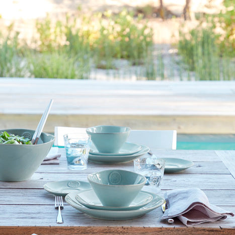 نوفا تركواز على طاولة الطعام - Nova Turquoise table setting
