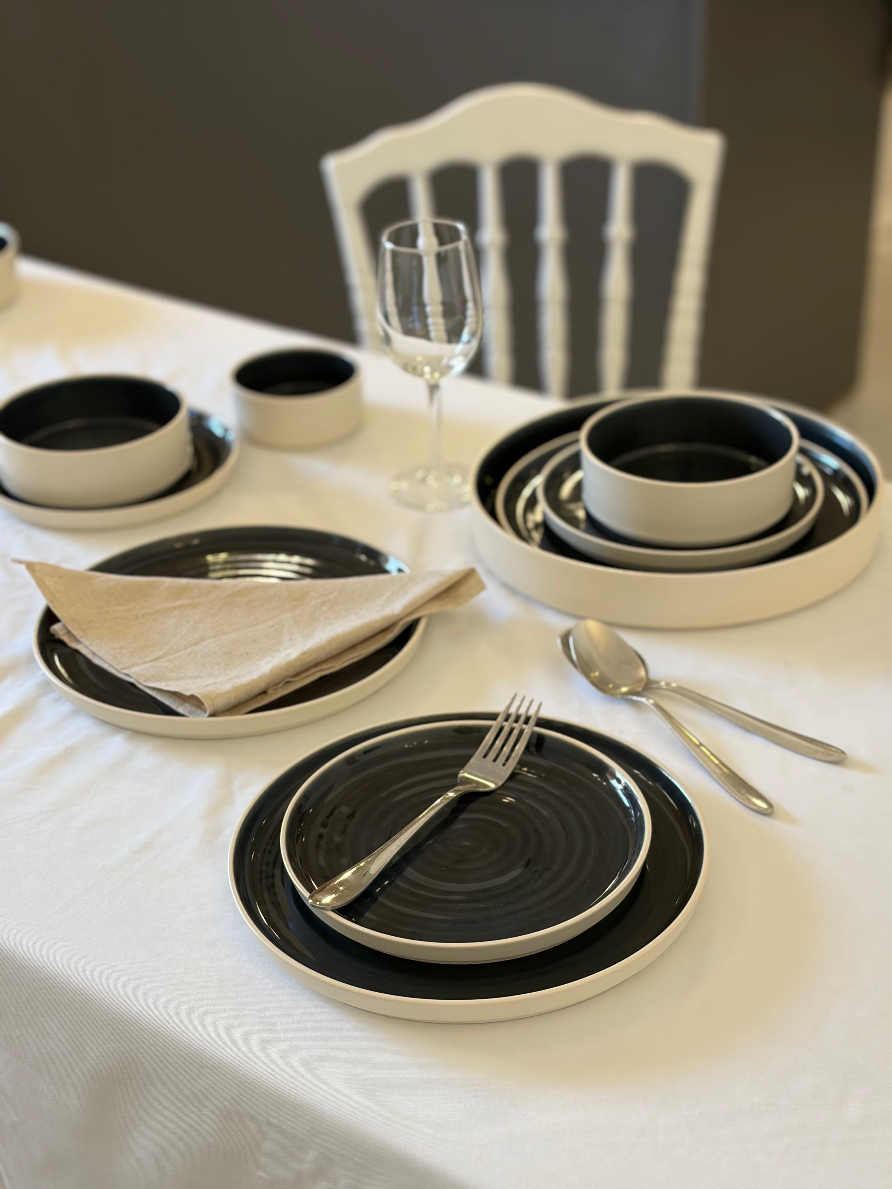 صحن جانبي للمقبلات والحلا  (21 سم) Side Plate