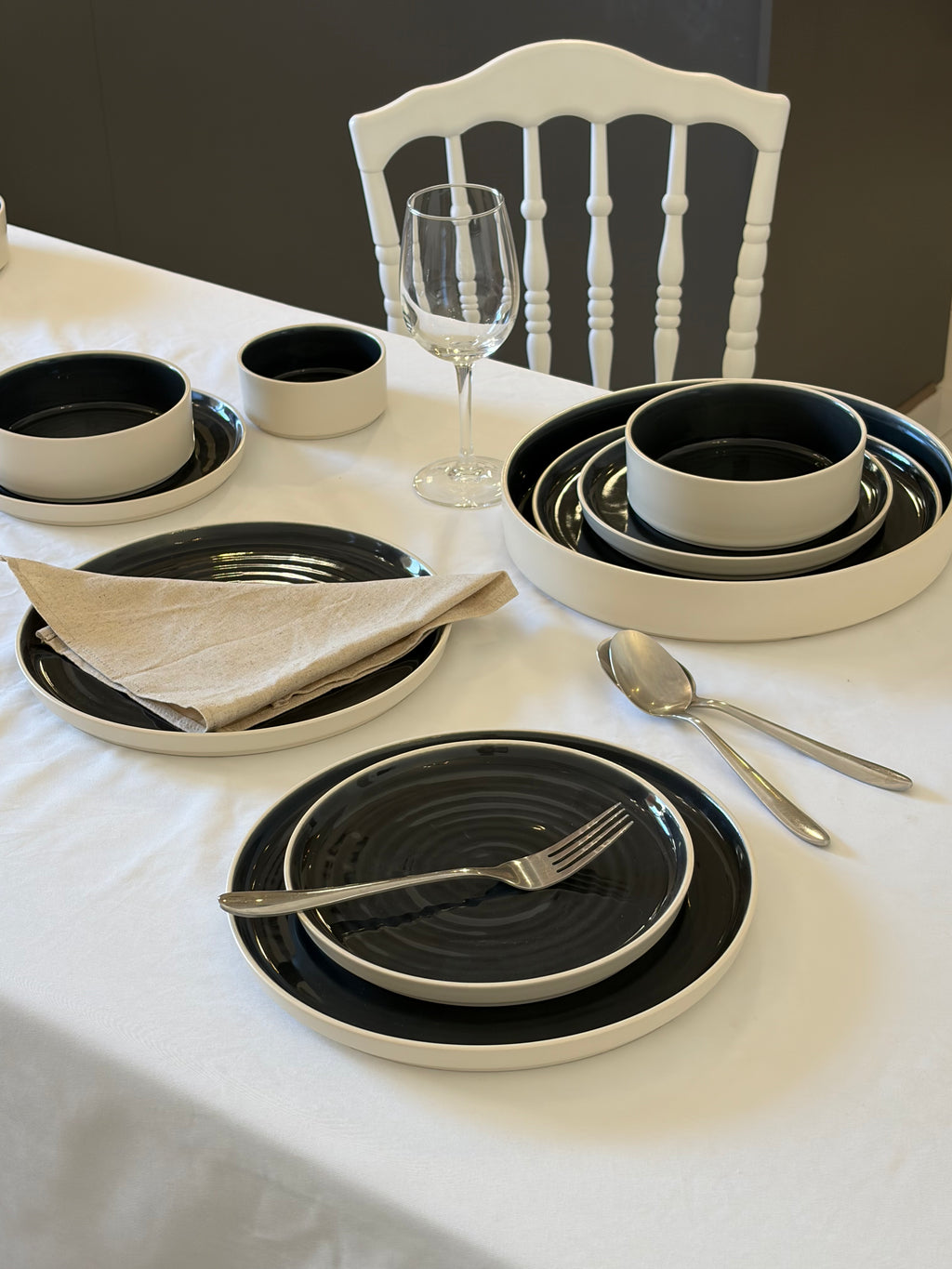 عرض خاص طقم عشاء برتغالي فاخر لعدد 8 اشخاص ب (28 قطعة)  OUTLET