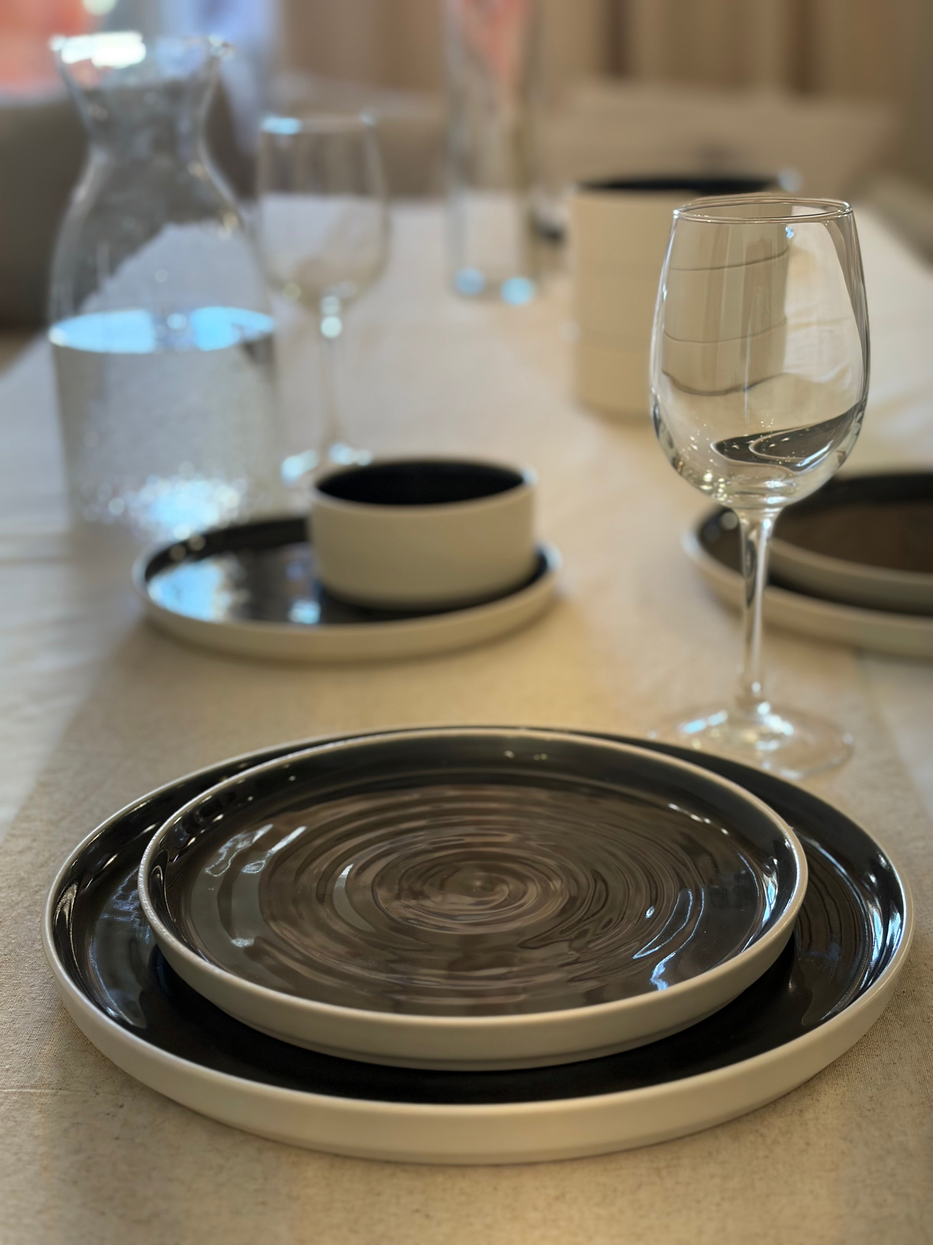 صحن جانبي للمقبلات والحلا  (21 سم) Side Plate